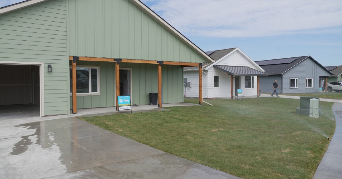 Habitat for Humanity dedicates homes to six Montana families