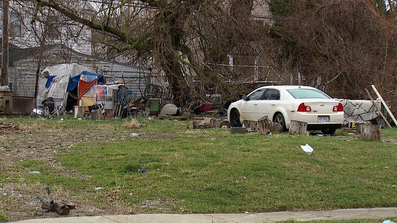 structure on city lot 4.jpg