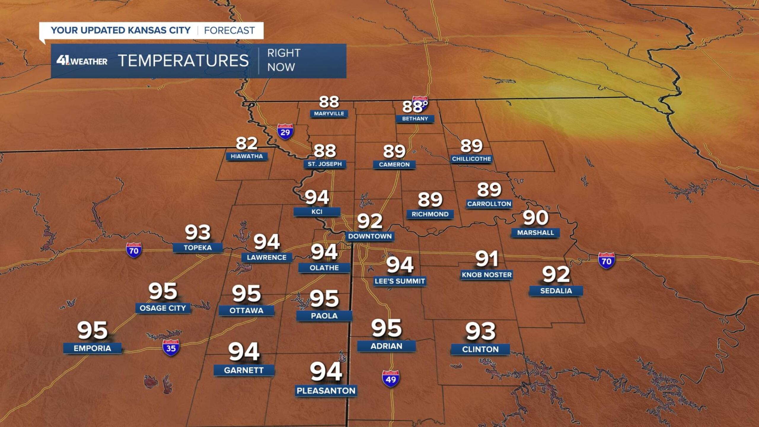 Weather Blog Thunderstorms Are Heading Towards KC