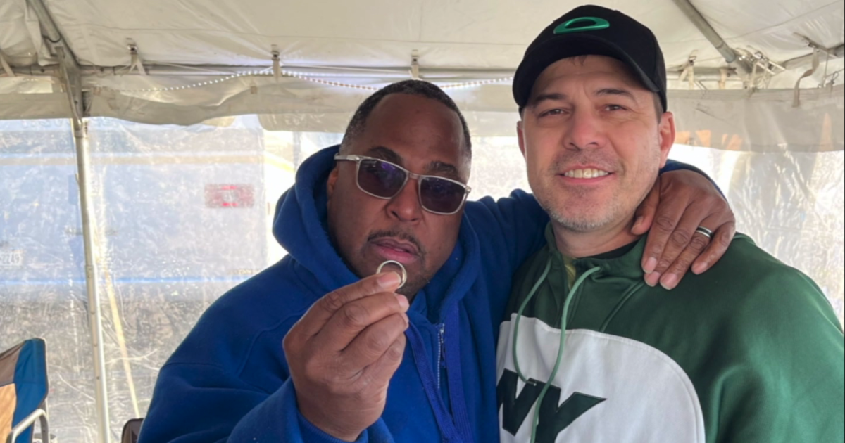 'God bless him': Bills fan gets wedding ring back after losing it 7 years ago - Vimarsana News