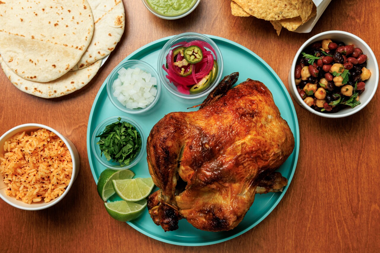 Lola's Taco Bar 1.jpg