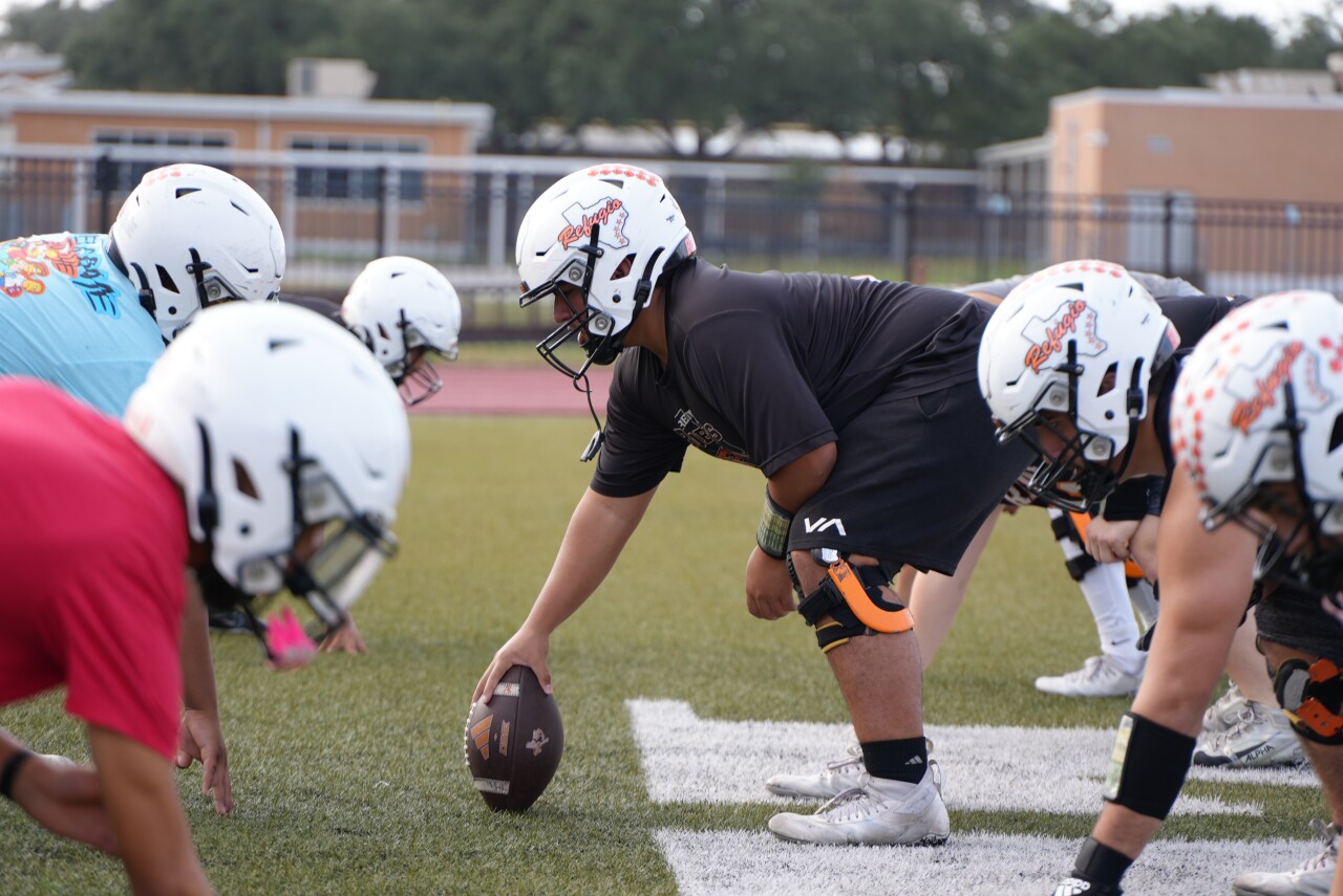 Refugio offensive line led by center Frankie Soliz