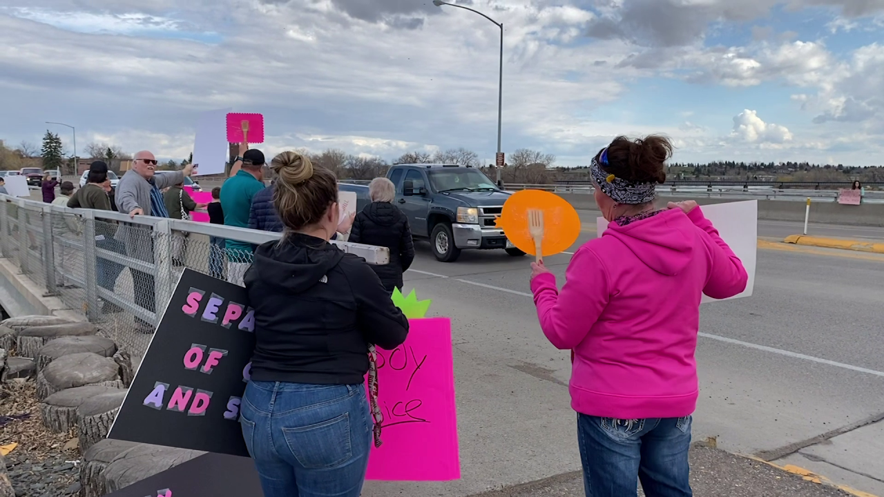 Leak of draft SUPCO decision leads to small protest in Great Falls (May 3, 2022)