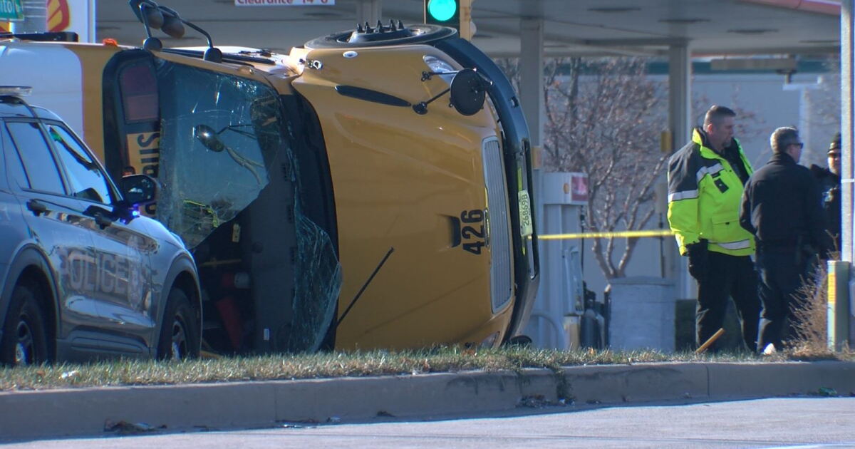 Driver wanted for Chicago homicide crashes into school bus during MPD chase