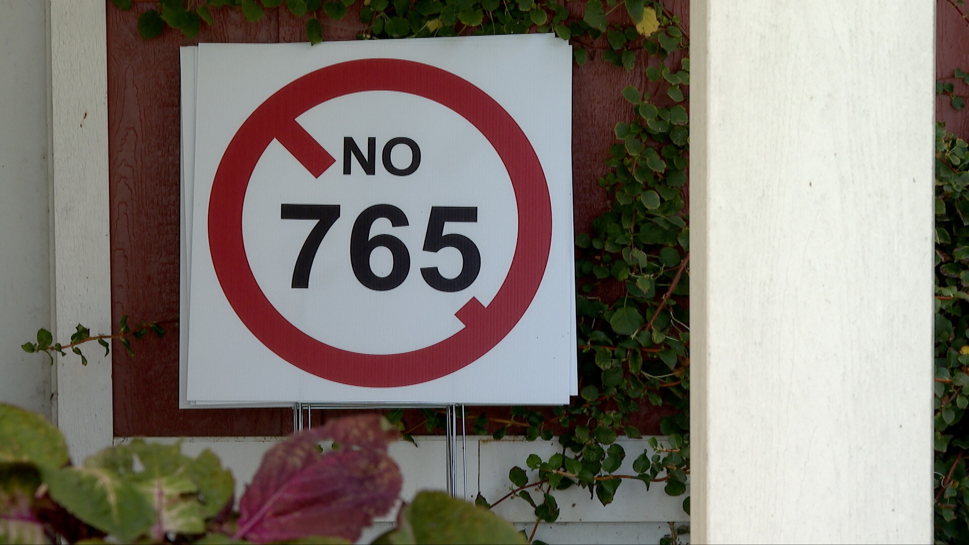 no765 sign 2.jpg