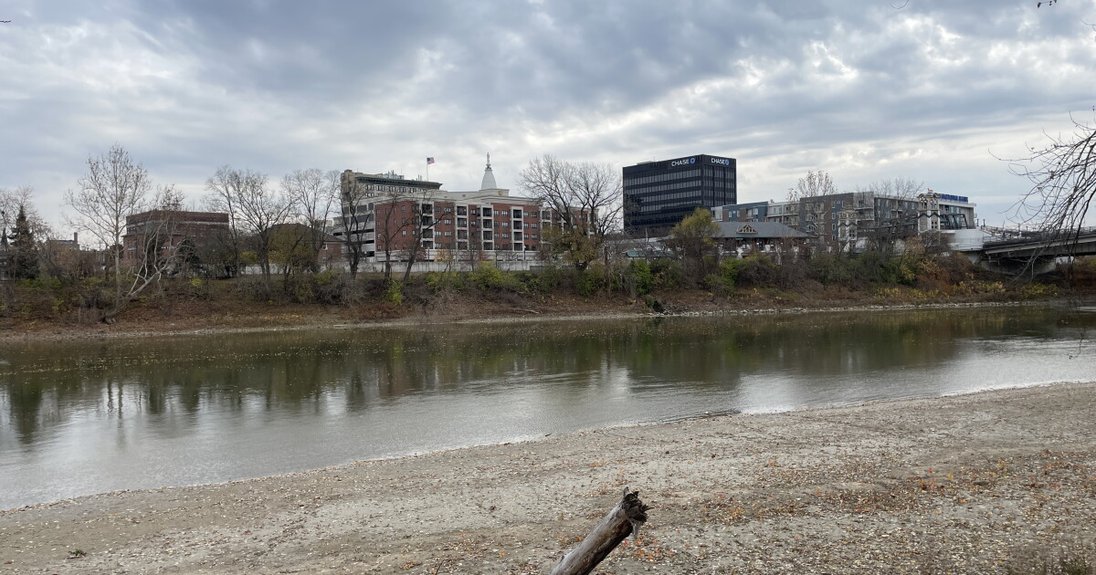 Tippecanoe County Commissioners halt water extraction from Wabash River - Vimarsana News