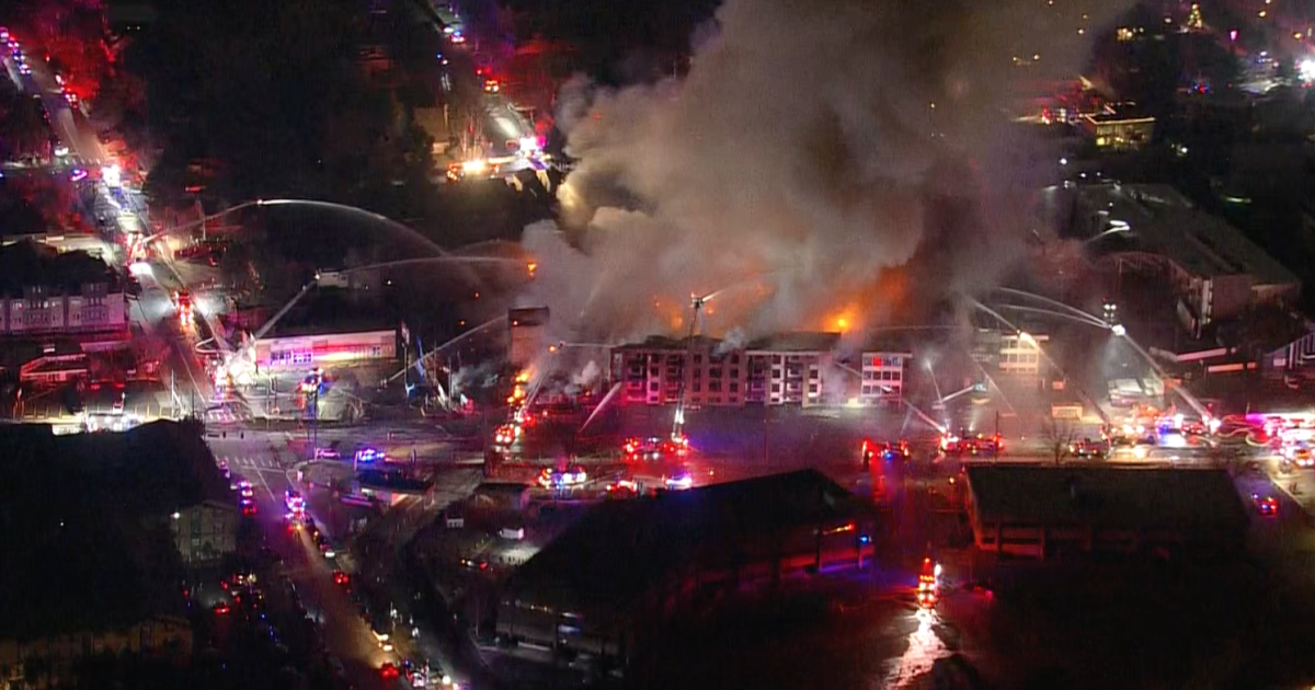 Fire at Denver apartment construction site engulfs a complete city block Fire at Denver apartment construction site engulfs a complete city block