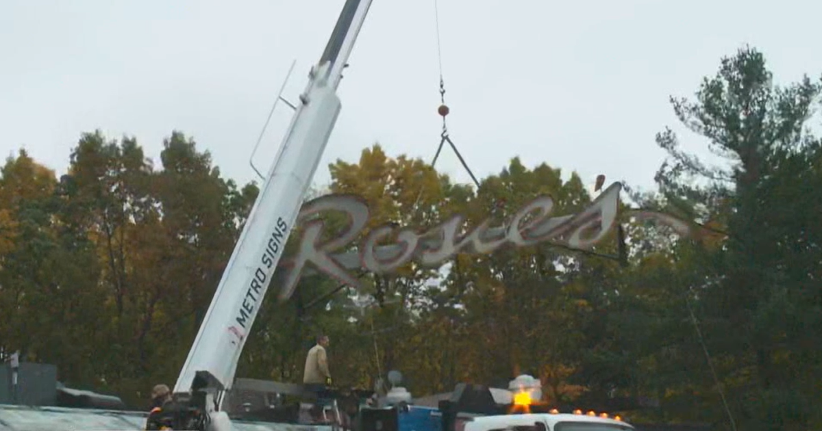 A quick picker upper for iconic Rosie's Diner sign near Rockford - Vimarsana News