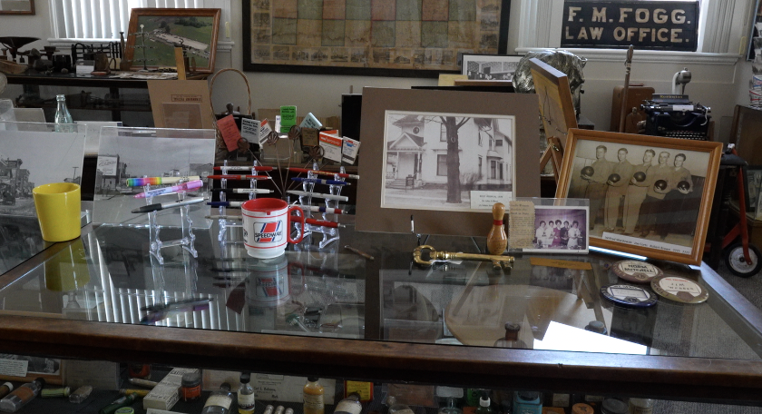 Leslie Bowling Memerobelia