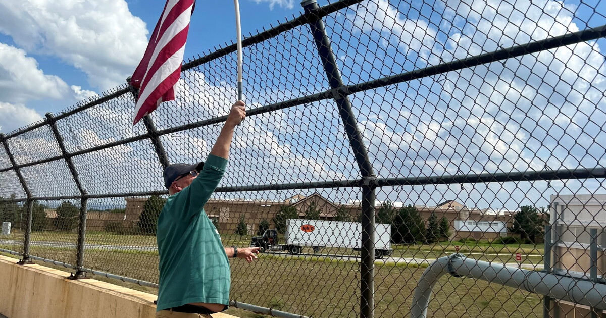 Coloradans pay their respects as JeffCo. Marine killed in Australia arrives home - Vimarsana News