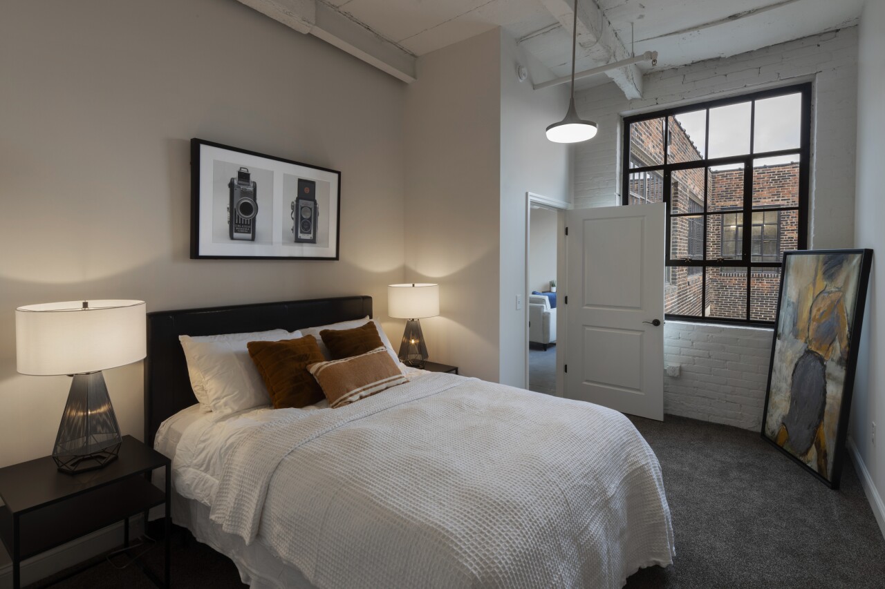 HR_3742 Bedroom Scott Pease.jpg