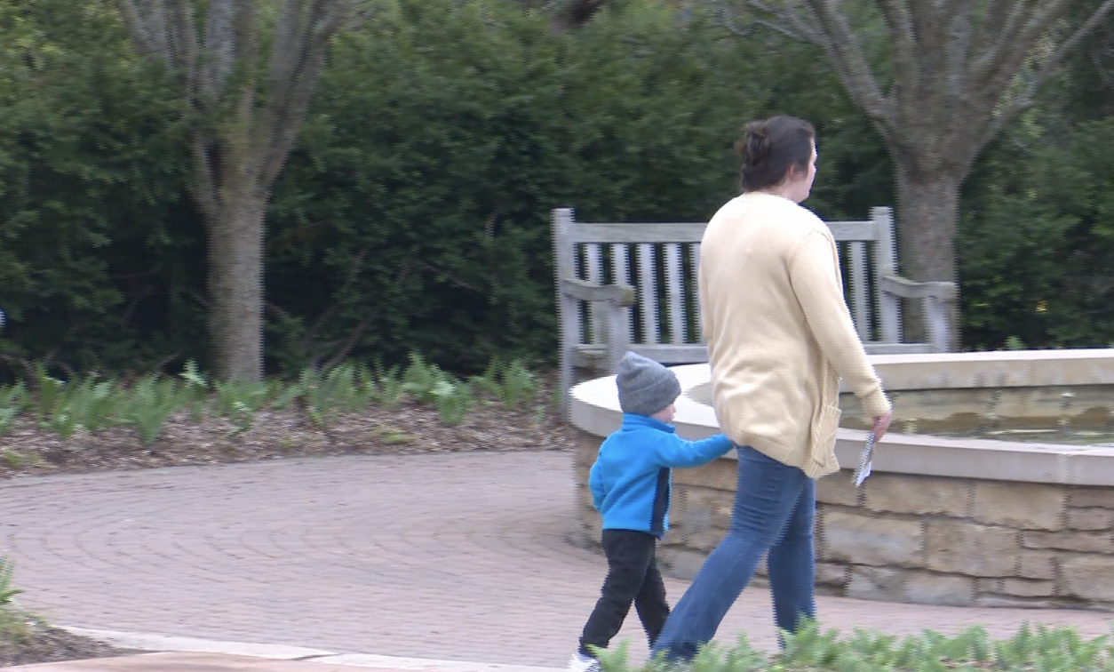 Honoring Mom: Families celebrate Mother's Day at the Green Bay Botanical Gardens