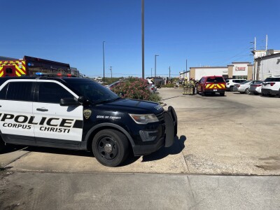 gas leak near Wal-mart on Saratoga Blvd