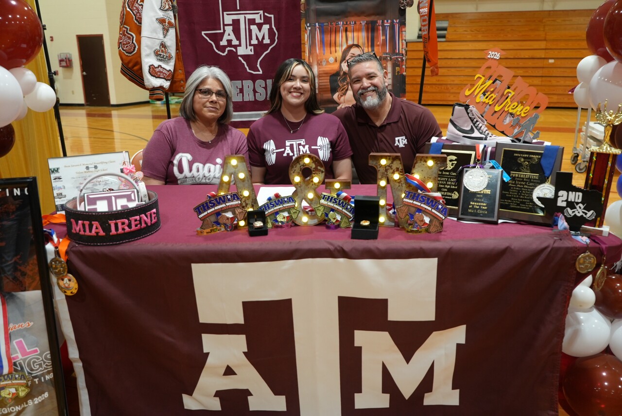 Mia I. Garcia, a 3-time state qualifier, also signed to lift at Texas A&M College Station