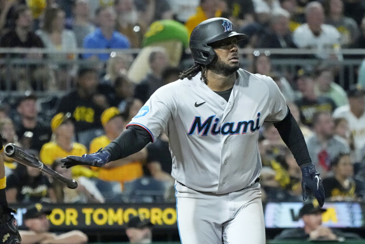 Miami Marlins first baseman Josh Bell hits sacrifice fly in sixth inning at Pittsburgh Pirates, Sept. 30, 2023