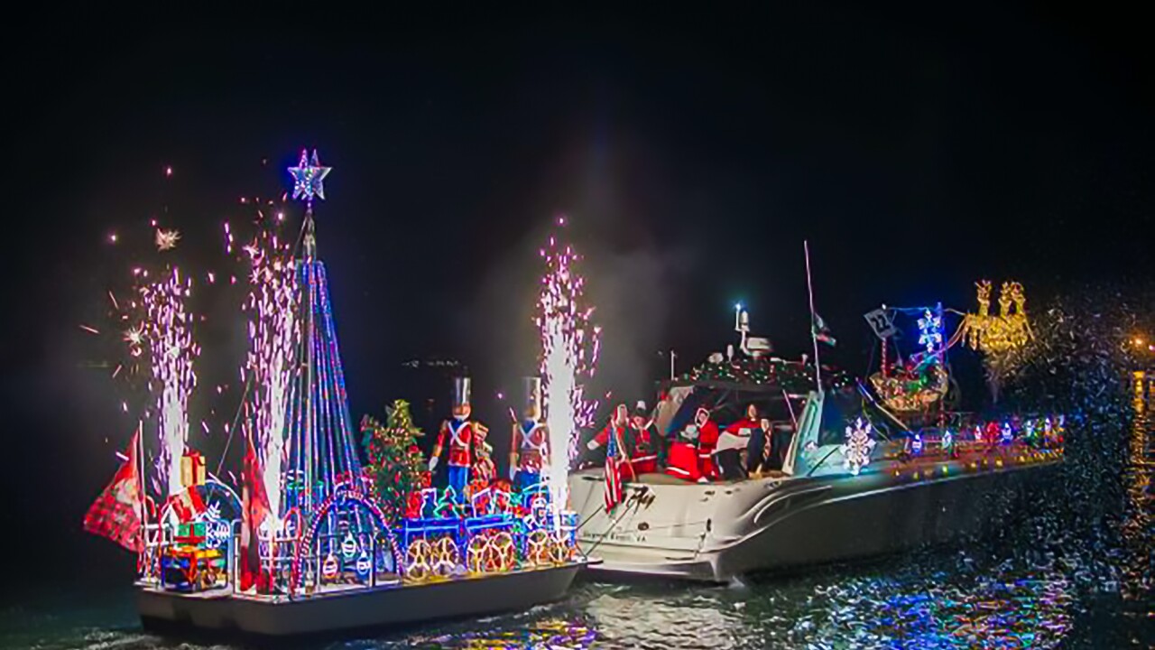 Holiday Lights Boat Parade Virginia Beach