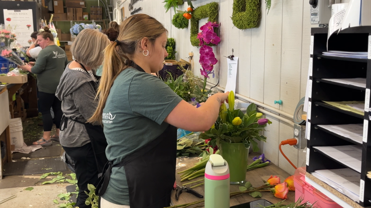 Ludema's Floral and Garden prepares for Mother's Day 