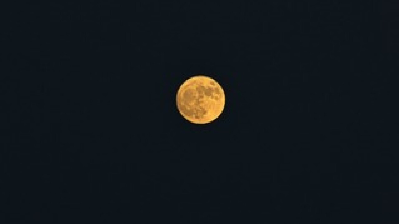 San Diego skygazers capture shots of supermoon