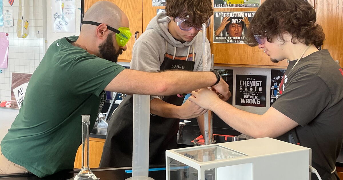 City of Tampa donates science equipment to local schools - Vimarsana News