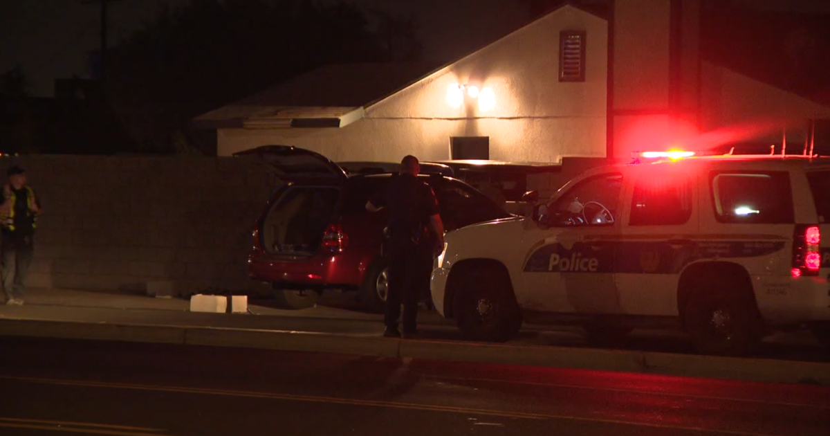 1 dead, another injured after west Phoenix shooting