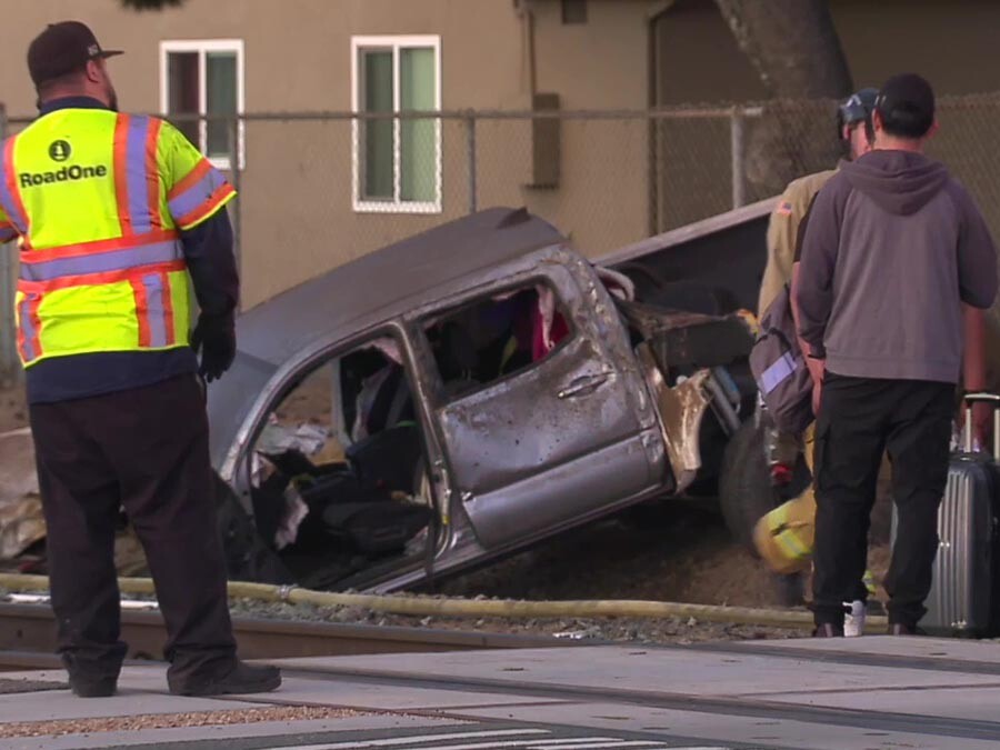 chula_vista_trolley_truck_crash3_110524.jpg