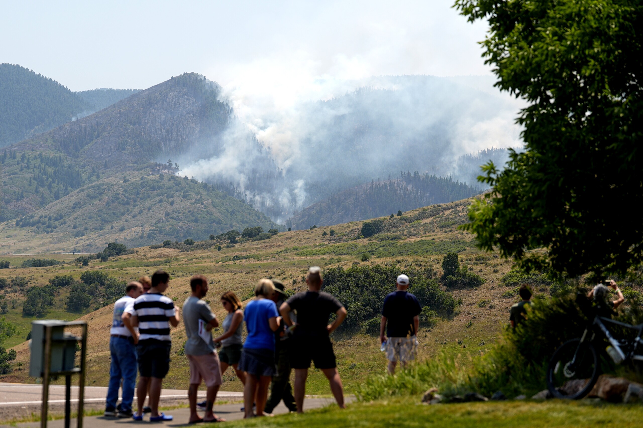 Quarry Fire grows to 341 acres west of Ken Caryl, hundreds evacuated