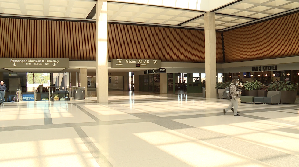 Norfolk airport lobby 2023.png