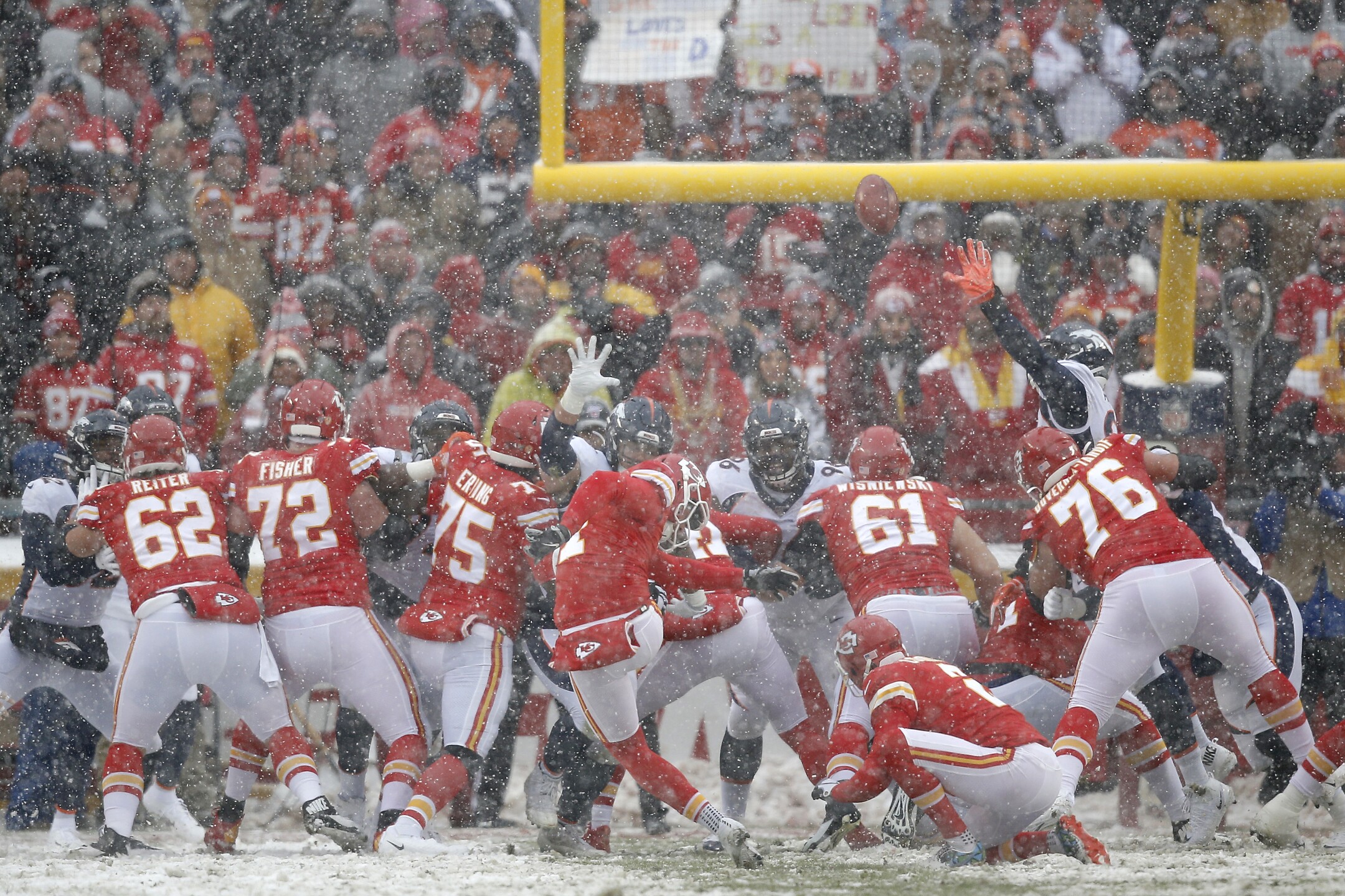 PHOTOS Chiefs romp Broncos at snowcovered Arrowhead
