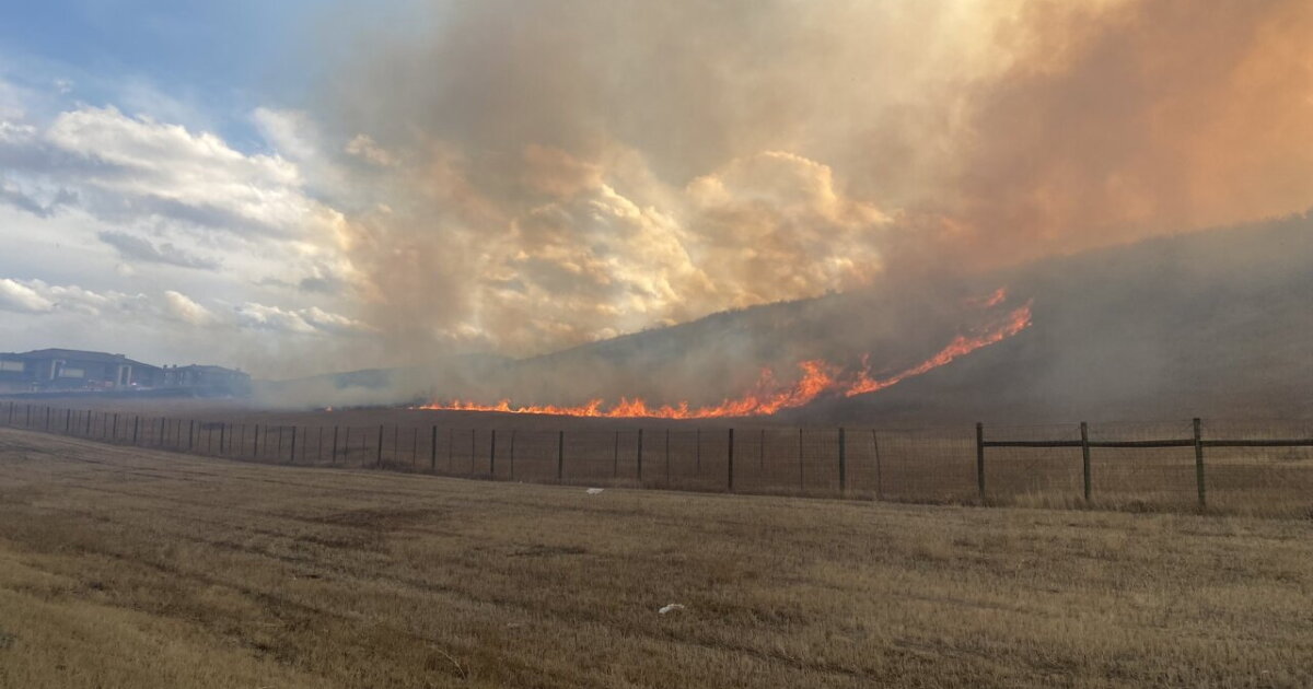 Evacuations lifted in Jefferson County after brush fire erupts near C ...