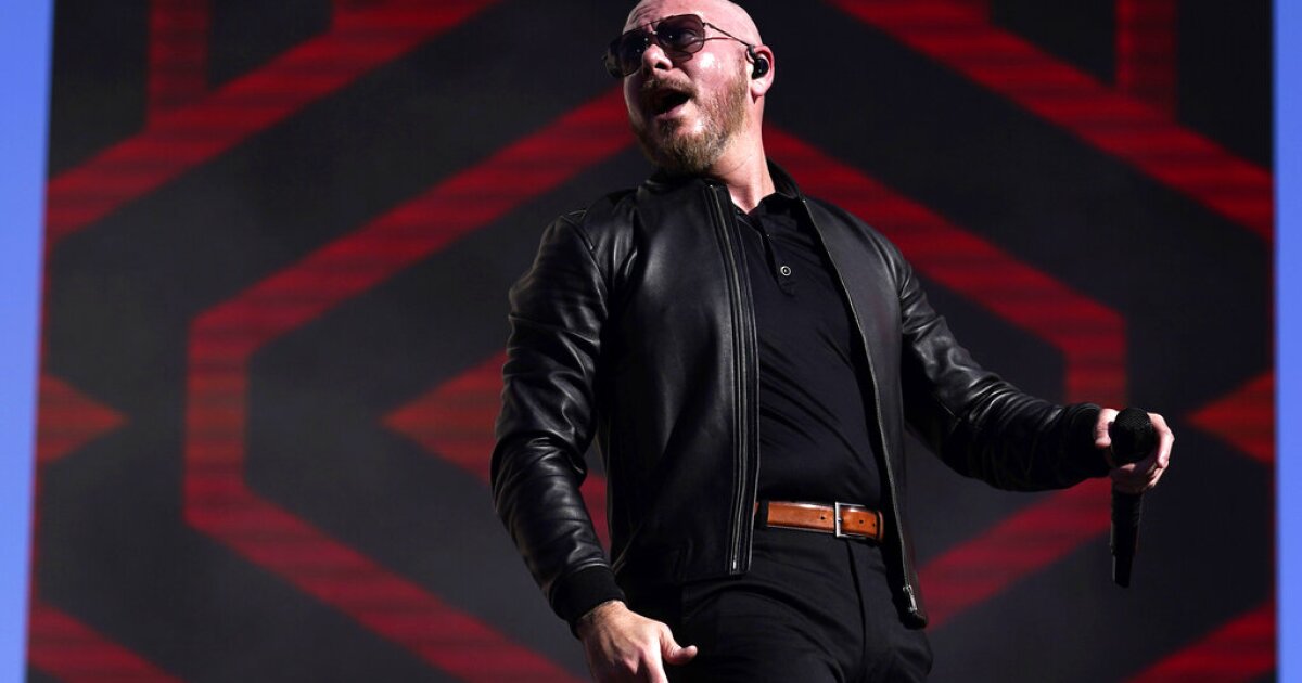 Pitbull coming to Milwaukee this August
