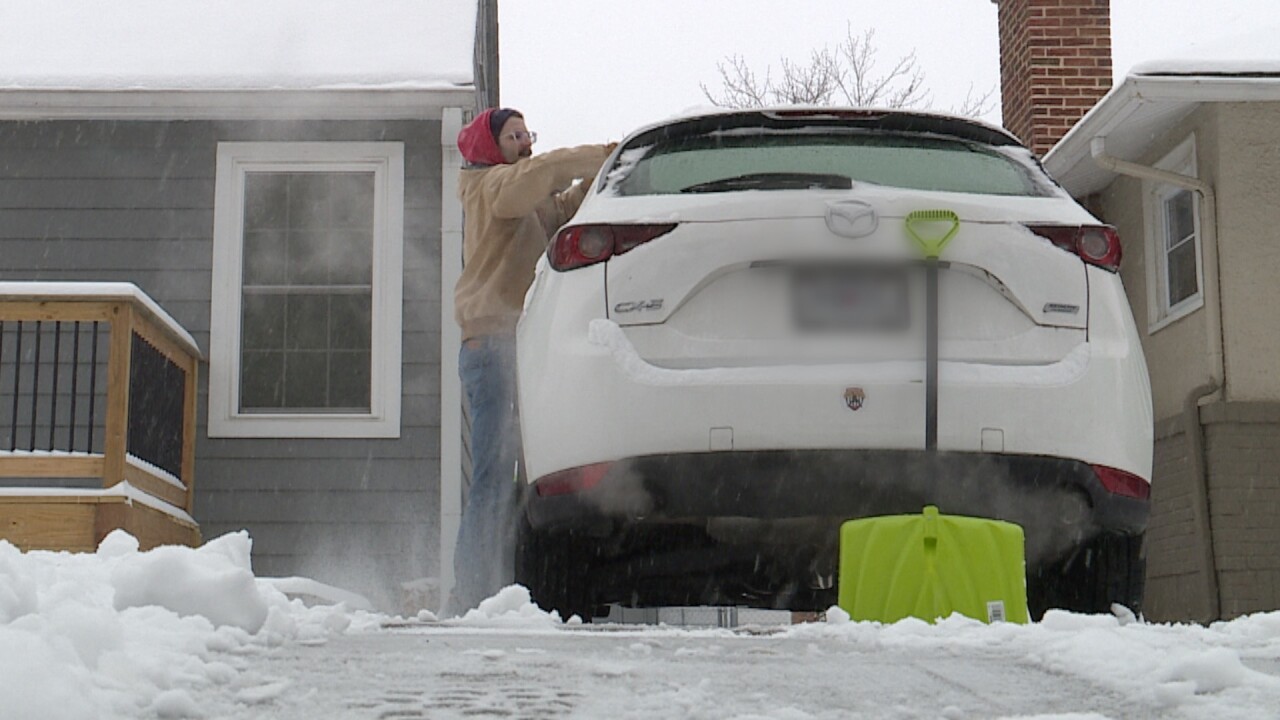 snow car scraper .jpg