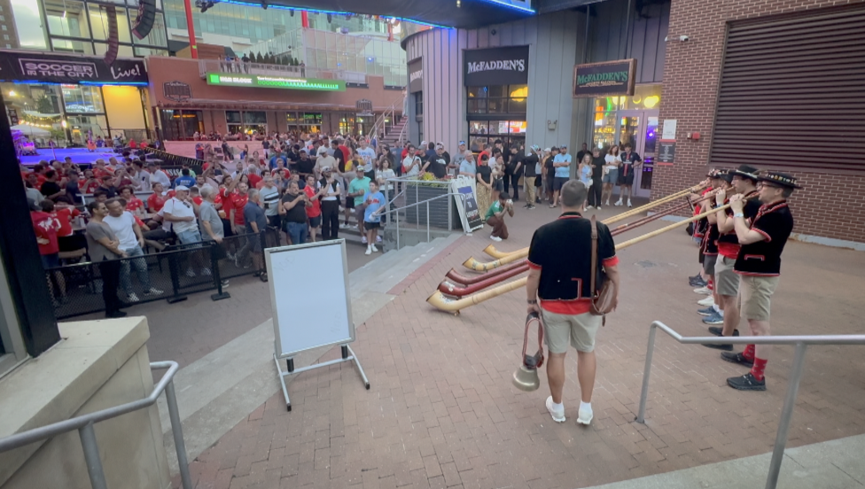 Alphorn Performers