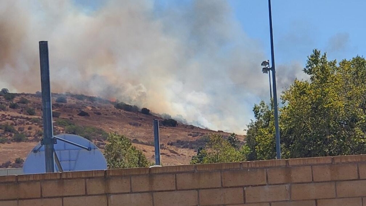 Brush fire in Poway causes limited evacuations