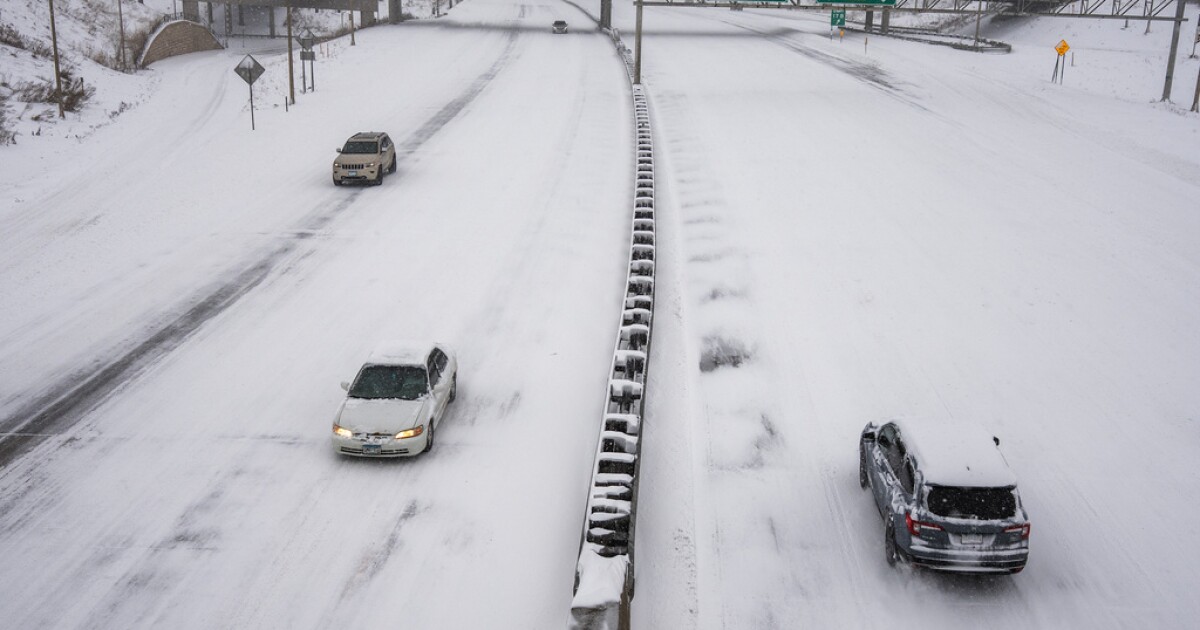 Snow, wind sweep US; storms and tornadoes attainable later Sunday Snow, wind sweep US; storms and tornadoes attainable later Sunday