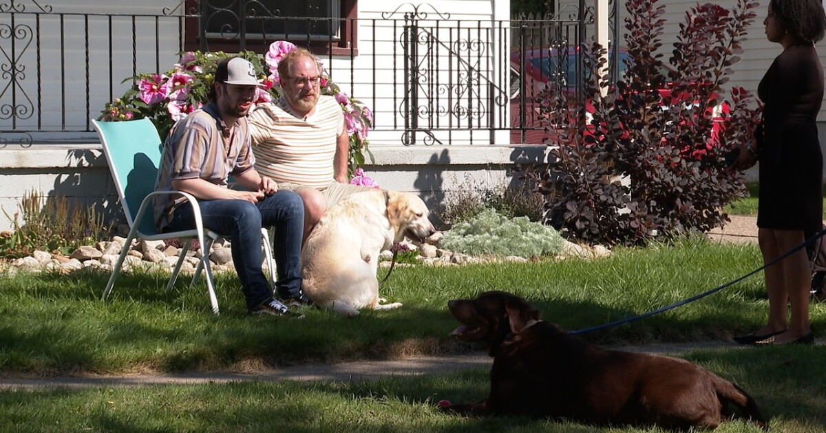 Dog saves family from burning home - Vimarsana News