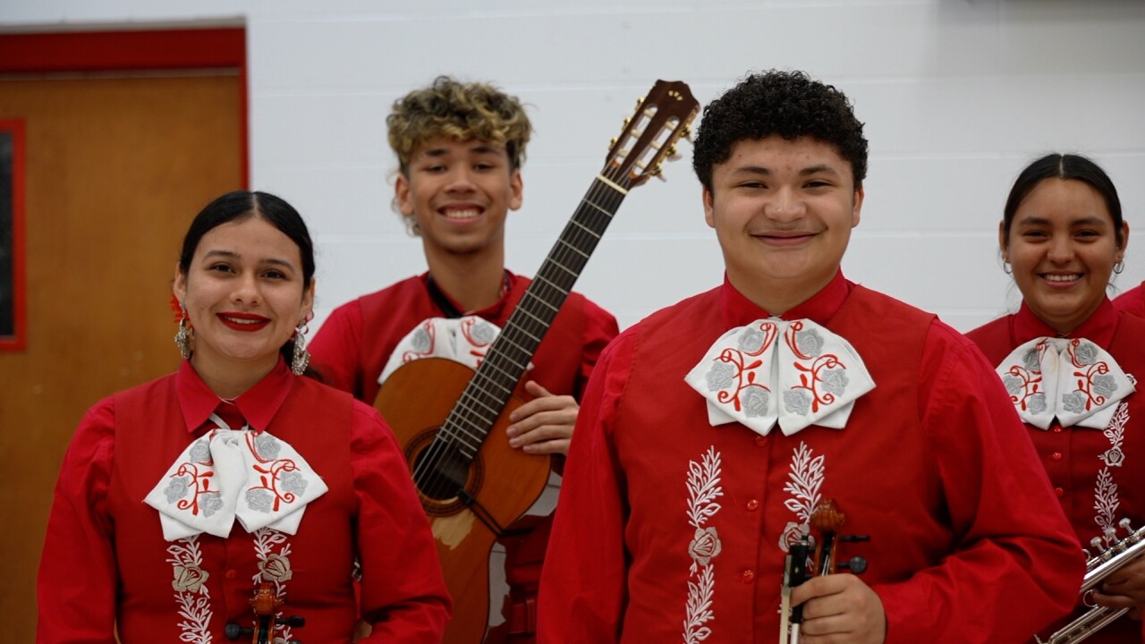 Robstown Early College High School Mariachi Sol Rojo