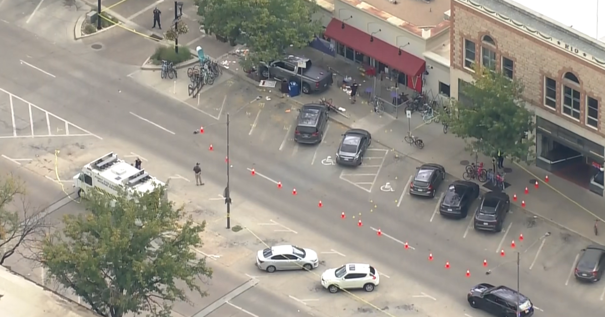 Driver strikes pedestrians on sidewalk in Old Town Fort Collins, police investigating