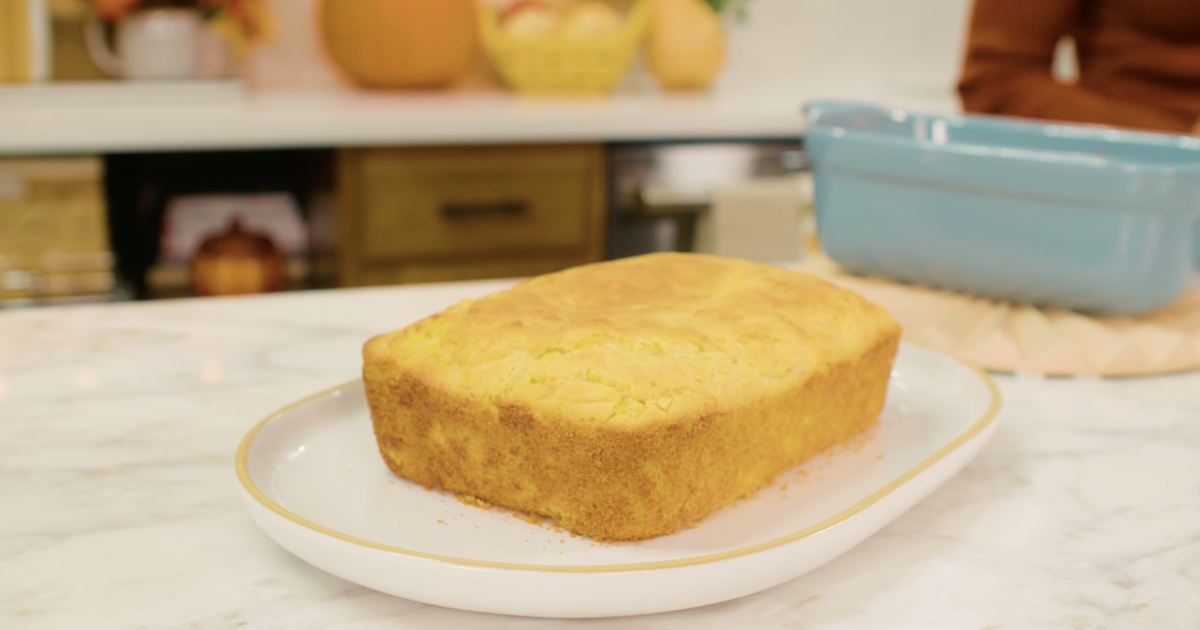 Thanksgiving-Rezept: Glutenfreies Cheddar-Maisbrot zum Vorbereiten