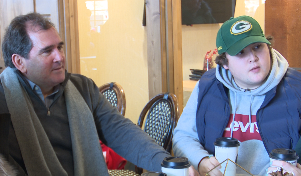 Teen from Spain travels to Wisconsin ahead of this weekend's Packers game