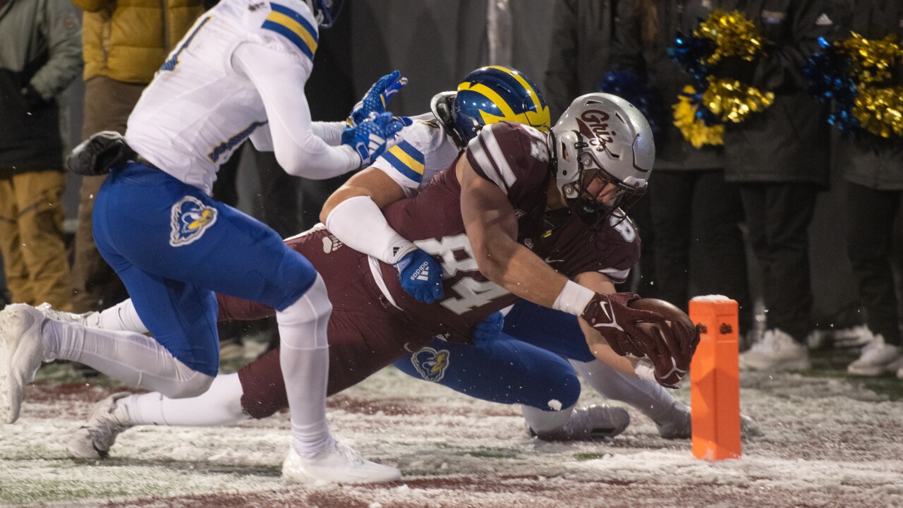 KPAX 12223 GRIZ FB DELAWARE15.jpg