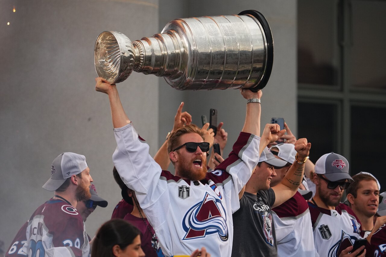 Stanley Cup Avalanche Parade Hockey_12.jpg