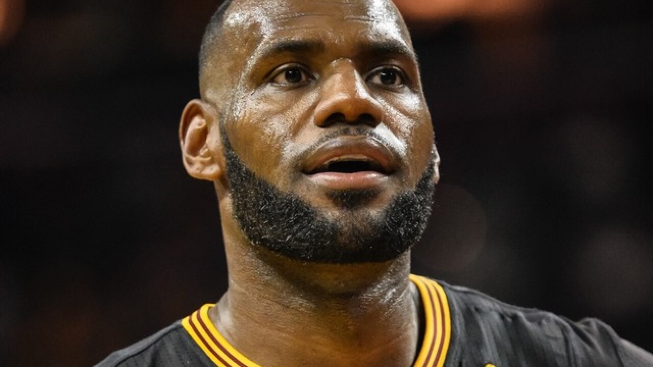 Lebron James Accepts 4 Year Deal With Lakers His Agency Says