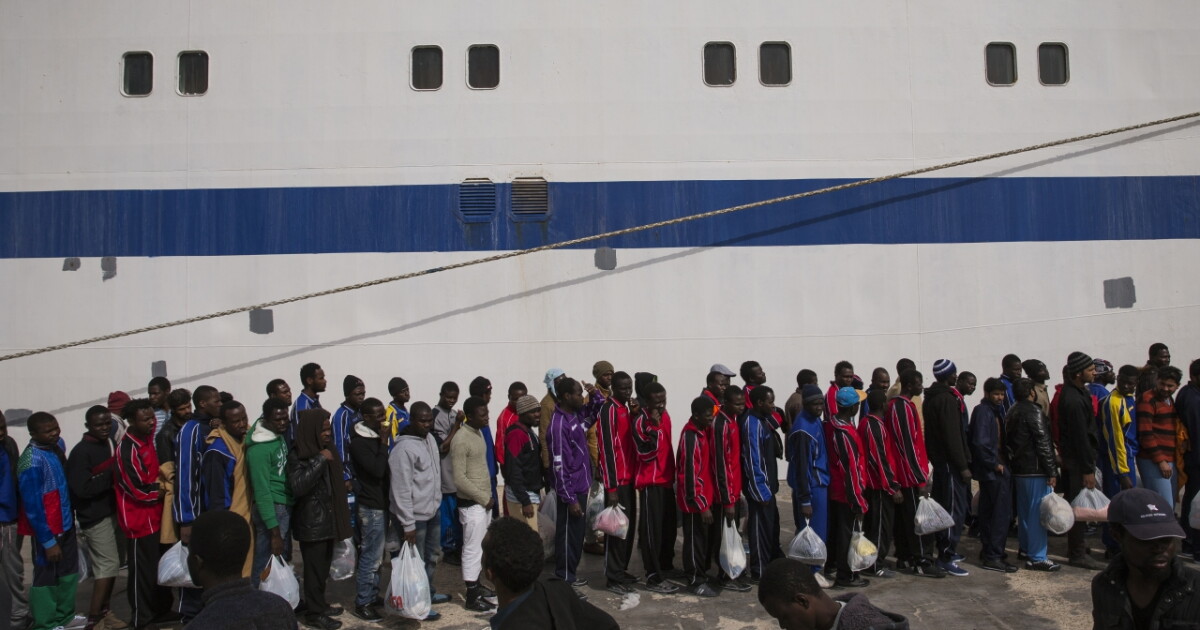 The Migrant Crisis Is Dividing The UK And The Rest Of The EU (VIDEO)