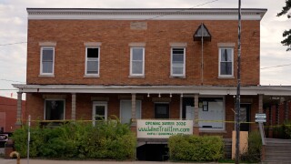 WINE TRAIL INN.jpg