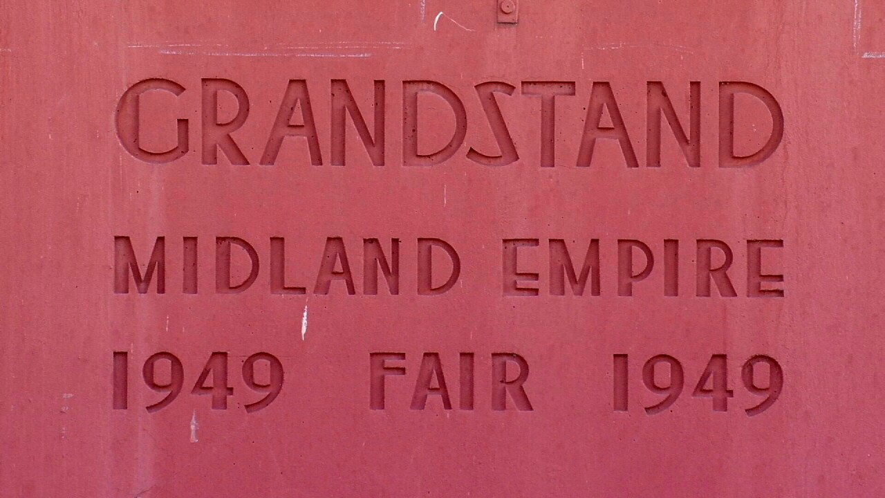 Grandstand3.jpg