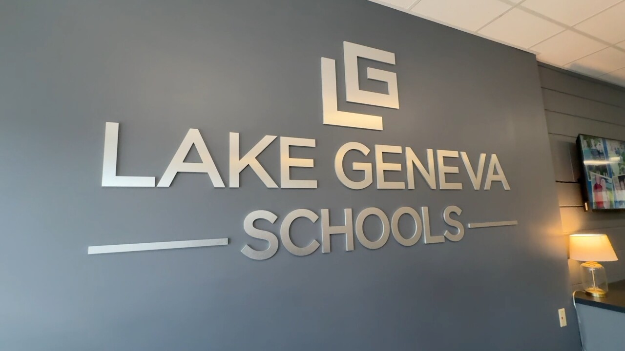 lake geneva schools logo.jpg