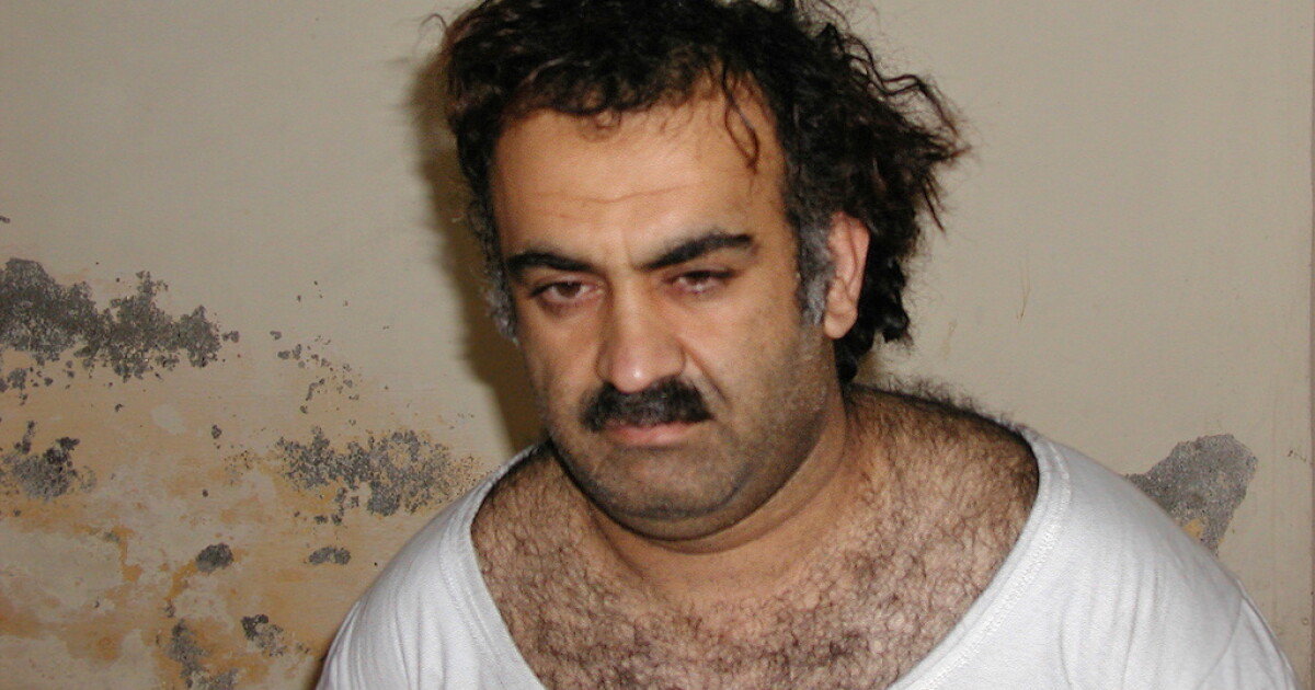 Juiz militar marca data para junho de 2028 para o julgamento de Khalid Sheikh Mohammed, suposto mentor dos ataques de 11 de setembro. Juiz militar marca data para junho de 2028 para o julgamento de Khalid Sheikh Mohammed, suposto mentor dos ataques de 11 de setembro.