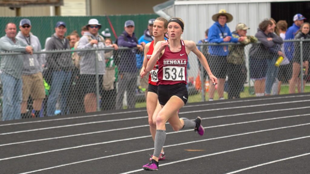Photos: State AA, B track and field athletes impress Friday