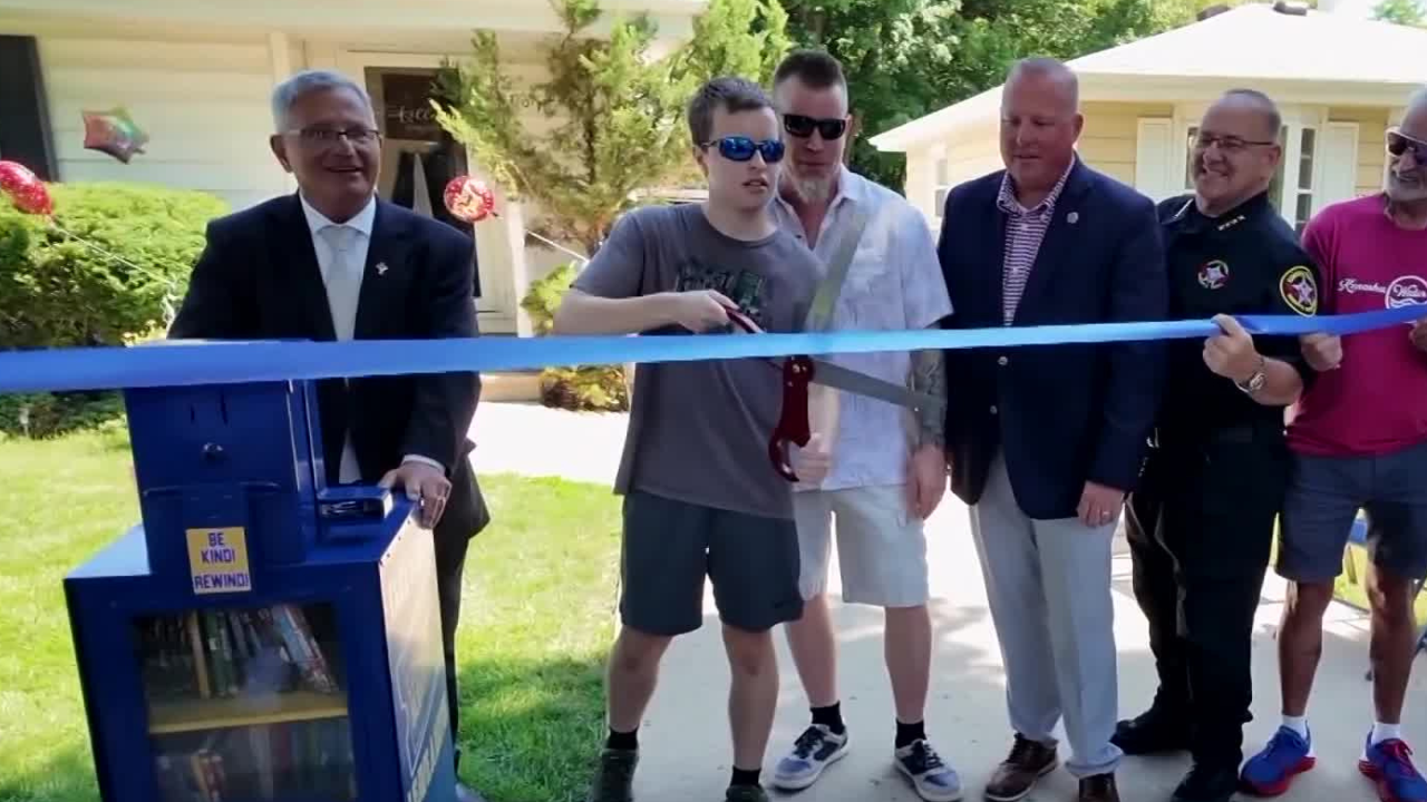 Free Blockbuster movie exchange in Kenosha marks grand opening with ribbon cutting
