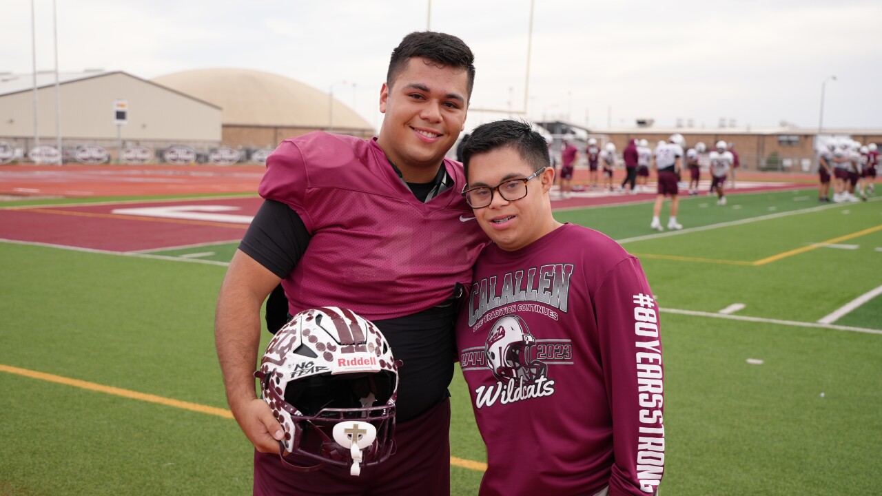 Calallen's Alfredo and Alex Soliz